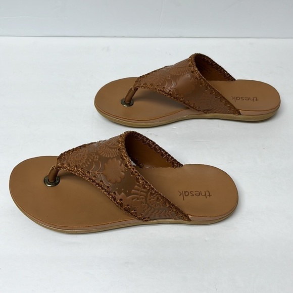 THE Sak Women's Leather Shana Thong Crochet, Flip Flop Sandals. - Picture 4 of 9